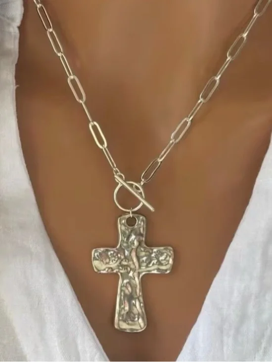🩶 Hammered Cross Pendant Toggle Clasp Necklace - Silver Tone Paperclip Chain 🩶 - Picture 9 of 9